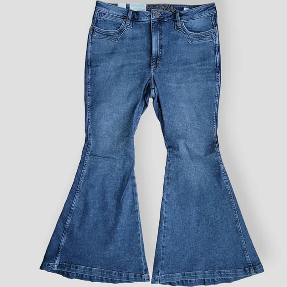WRANGLER Wyetta Retro Super Bell High Waist Flare Denim Blue - Picture 2 of 16